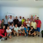 El Club Balonmano Algeciras entregó abonos a usuarios de Apadis