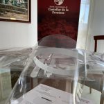 Castellar reparte nuevas pantallas para comercios, bares y empresas de servicios