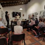 José Netto dona parte de su biblioteca personal a la Casa de la Memoria La Sauceda