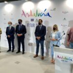 La oferta turística de Tarifa, un destino singular y de amplios espacios libres vuelve a Fitur