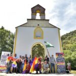 La bandera de la República luce junto a la ermita de La Sauceda en la fiesta por su restauración