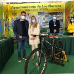 Perea visita los stands del Campo de Gibraltar en la I Feria del Deporte en Jerez
