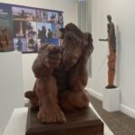 La Casa de la Cultura exhibe ya la obra escultórica más personal de Nacho Falgueras