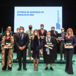 La Junta reconoce a personas y entidades de la provincia con las Banderas de Andalucía