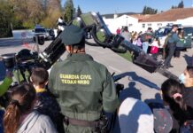 La Guardia Civil exhibe sus medios a los escolares de castellar