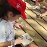 Escolares de San Roque conocen de cerca a las lechuzas gracias a Fundación Cepsa