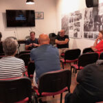 El foro presenta en varias ciudades de la provincia de Cádiz el libro Lecciones de nuestros abuelos y abuelas