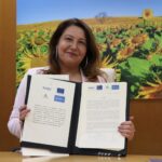 Crespo firma el convenio para ejecutar las obras de saneamiento y depuración de San Roque-Los Barrios