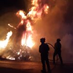 Incendio forestal, fuera de control a primeras horas de la madrugada, en Sierra del Arca