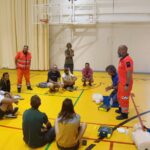 El 061 entrena en primeros auxilios a monitores de Kitsesurf y deportes náuticos de Tarifa