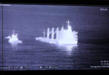 Verdemar pregunta por qué no atracó el buque OS35 (TV) dentro del puerto de Gibraltar