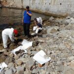 Continúan en Gibraltar los trabajos de limpieza y monitorización de los hidrocarburos