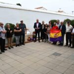 Ofrenda floral en el cementerio del Casco con motivo del Día del Recuerdo a las Víctimas del franquismo