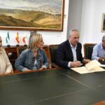 Donación al Ayuntamiento de 30 obras de Amparo Cruz y tres de su padre, José Cruz Herrera