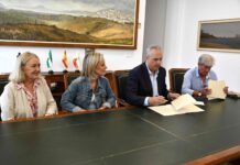 Donación al Ayuntamiento de 30 obras de Amparo Cruz y tres de su padre, José Cruz Herrera