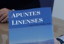 Juan Arturo Medina Suffo presenta al alcalde su nuevo libro ‘Apuntes linenses’