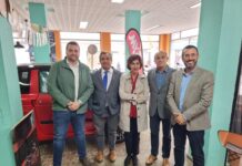 El alcalde reconoce la trayectoria profesional de Grupo Periáñez y Asador La Curva