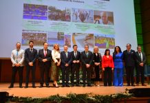 La Junta premia con las Banderas de Andalucía a personas e instituciones que impulsan el desarrollo de la provincia