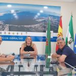 Pérez Custodio conoce el programa de actividades del próximo Festival de la Naturaleza de Tarifa
