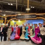 El Campo de Gibraltar lleva a FITUR la creatividad, elegancia y emprendimiento de artesanos de moda flamenca campogibraltareña