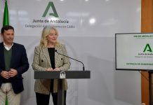 La Junta presenta los diez galardonados con las banderas de Andalucía de la provincia
