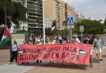 FOTOS | Protesta en Algeciras contra el uso de puertos españoles en el suministro militar a Israel y el sufrimiento en Gaza