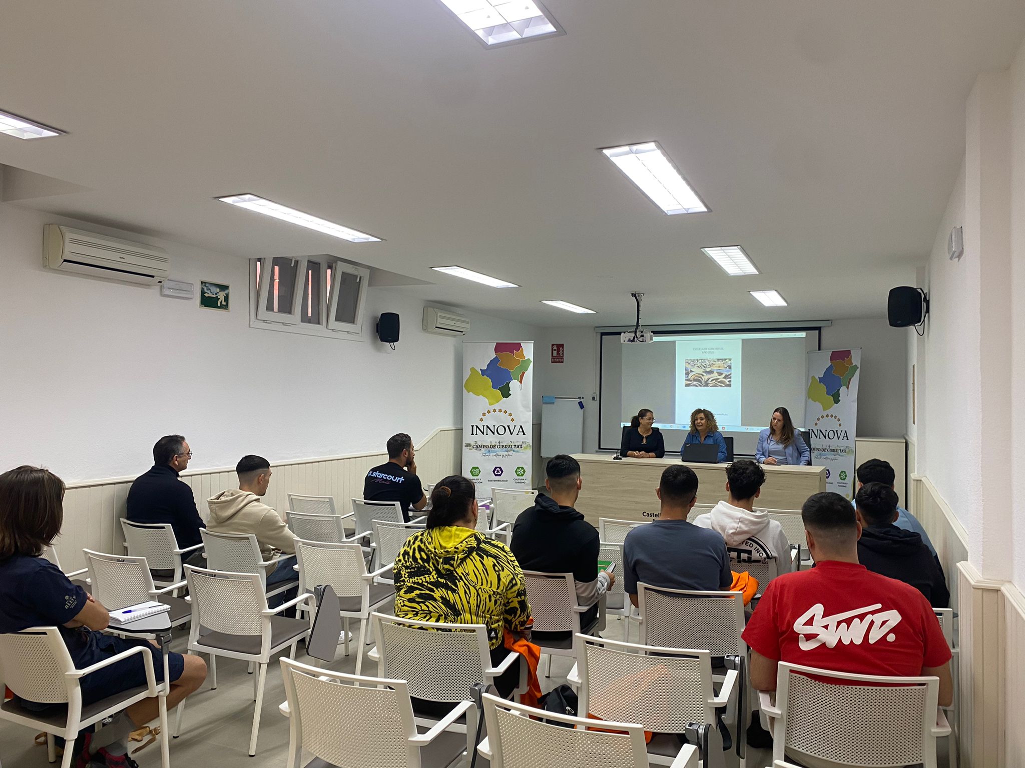 2025. Castellar. Curso descorche