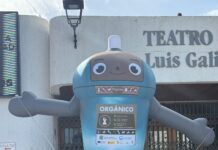 La campaña de residuos orgánicos conciencia a la ciudadanía en el centro de San Roque