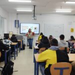 El IES Mediterráneo acoge un taller dependiente de la campaña “Este Marrón Vale la Pena