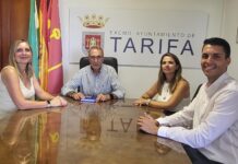El Ayuntamiento de Tarifa, Mancomunidad, ARCGISA y Ecovidrio reactivan la recogida selectiva de vidrio puerta a puerta para la hostelería durante la temporada estival