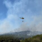 El incendio forestal declarado en Pasada Honda obliga al desalojo preventivo de varias viviendas