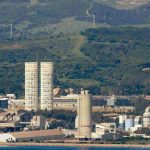 Organizaciones sociales aúnan esfuerzos contra la instalación de la terminal de gas de Endesa en Los Barrios