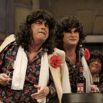 La alegría del Carnaval llena las calles de Cádiz