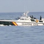 La Guardia Civil detiene a dos personas en una embarcación con 40 Kg de hachís en bombonas de Buceo