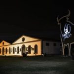 Fundación Osborne presenta el primer toro de carretera luminiscente
